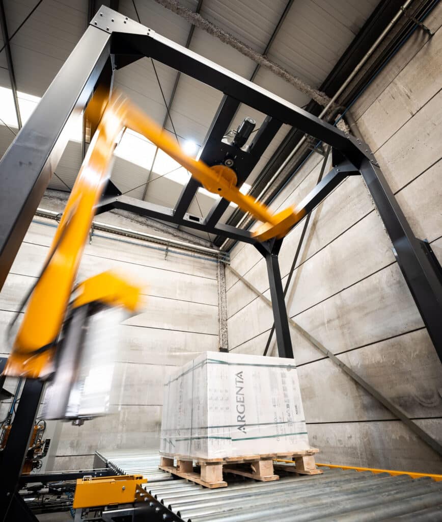 Innova end-of-line arm stretch pallet wrapper from Wessex Packaging